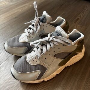 Nike Air Huarache Sneakers